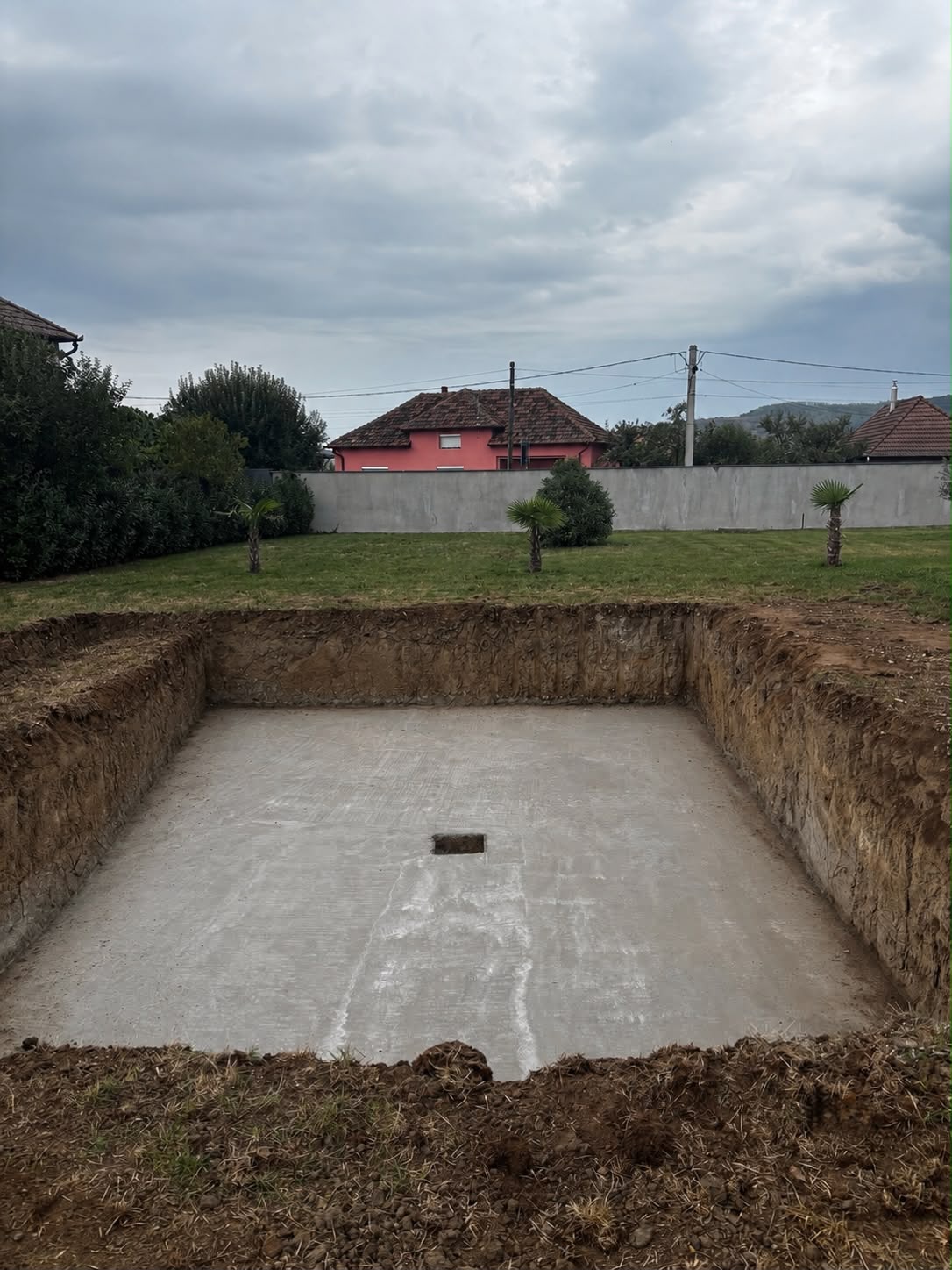 Teren înainte de construcție